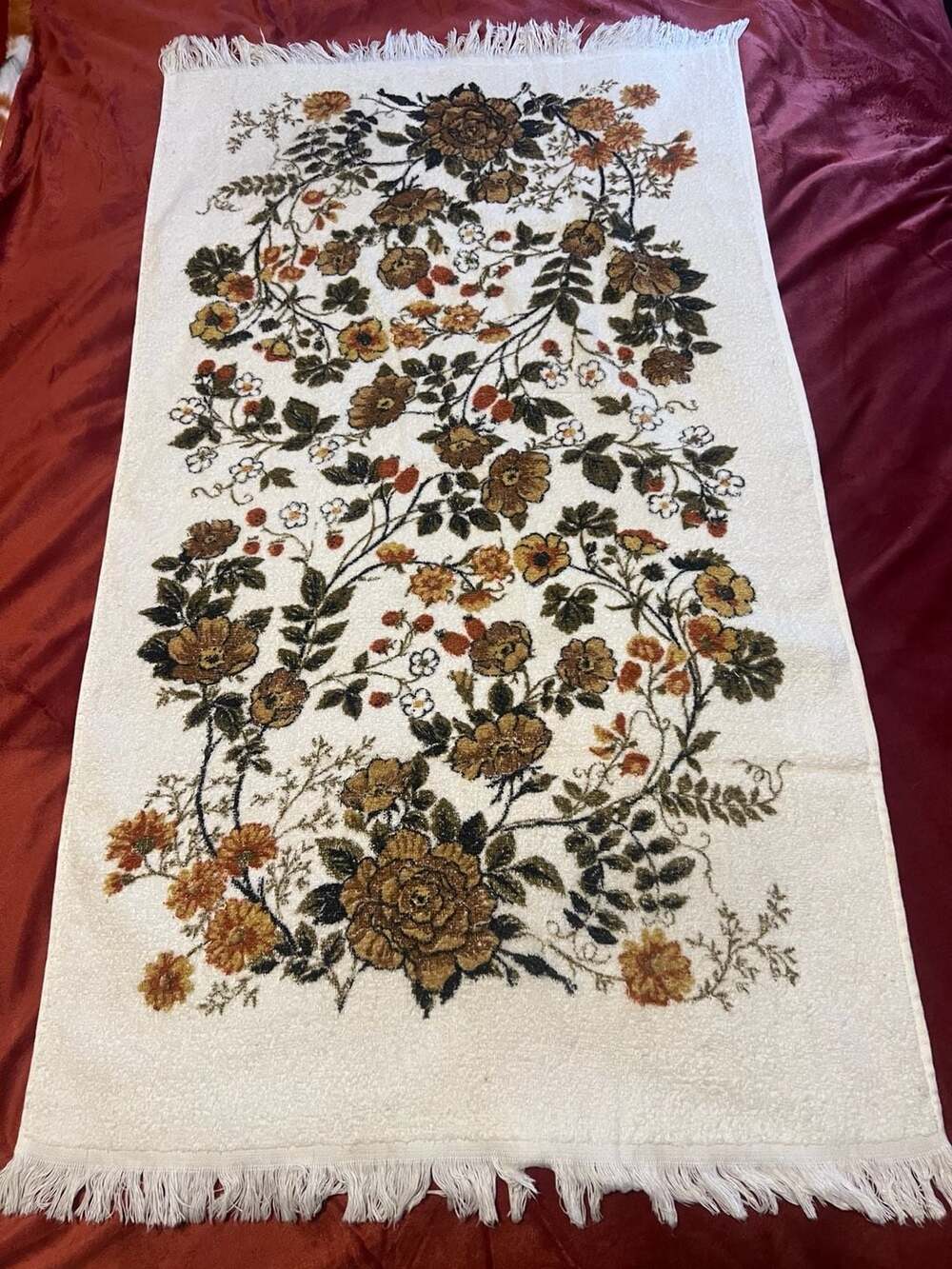 VTG 70s Cannon Royal Family Fringed Floral Towel Green Brown Orange Yellow 22x41